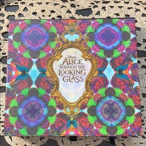 Urban Decay Alice ThroughtheLooking Glass Palette